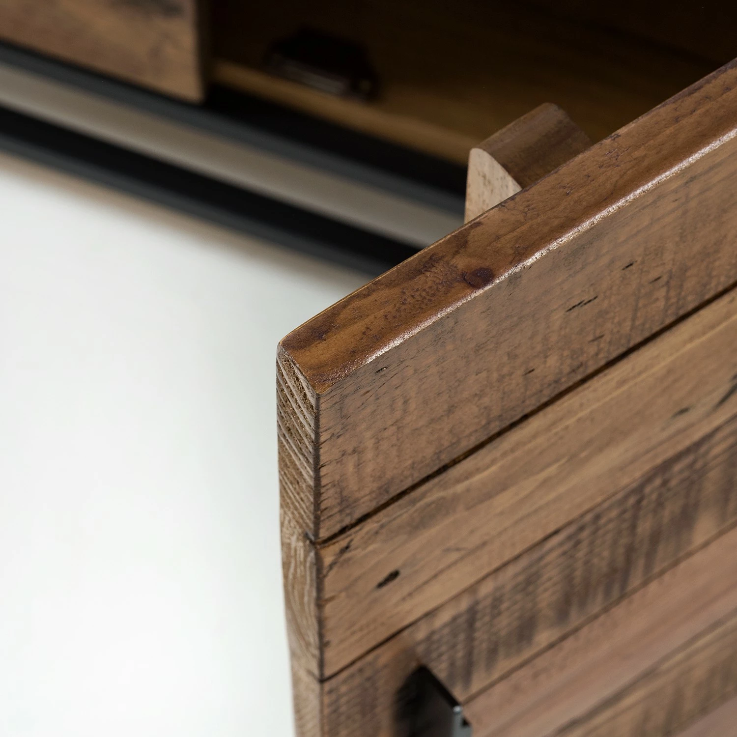 Ars manufacti Sideboard Grasby II - Altholz Pinie / Metall - Pinie Dunkel / Schwarz – Bild 12