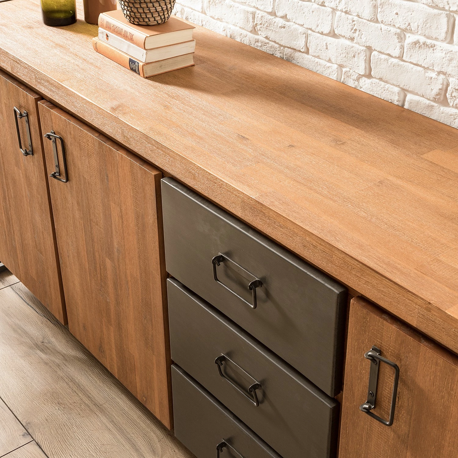 Ars manufacti Sideboard Manchester IV - Akazie massiv / Metall - Akazie / Anthrazit – Bild 7