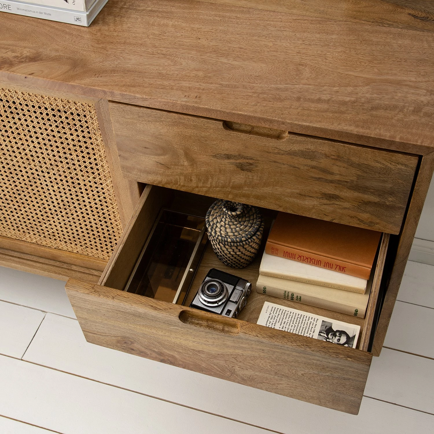 Ars manufacti Sideboard Vina I - Mango massiv / Wiener Geflecht - Mango / Schwarz – Bild 11