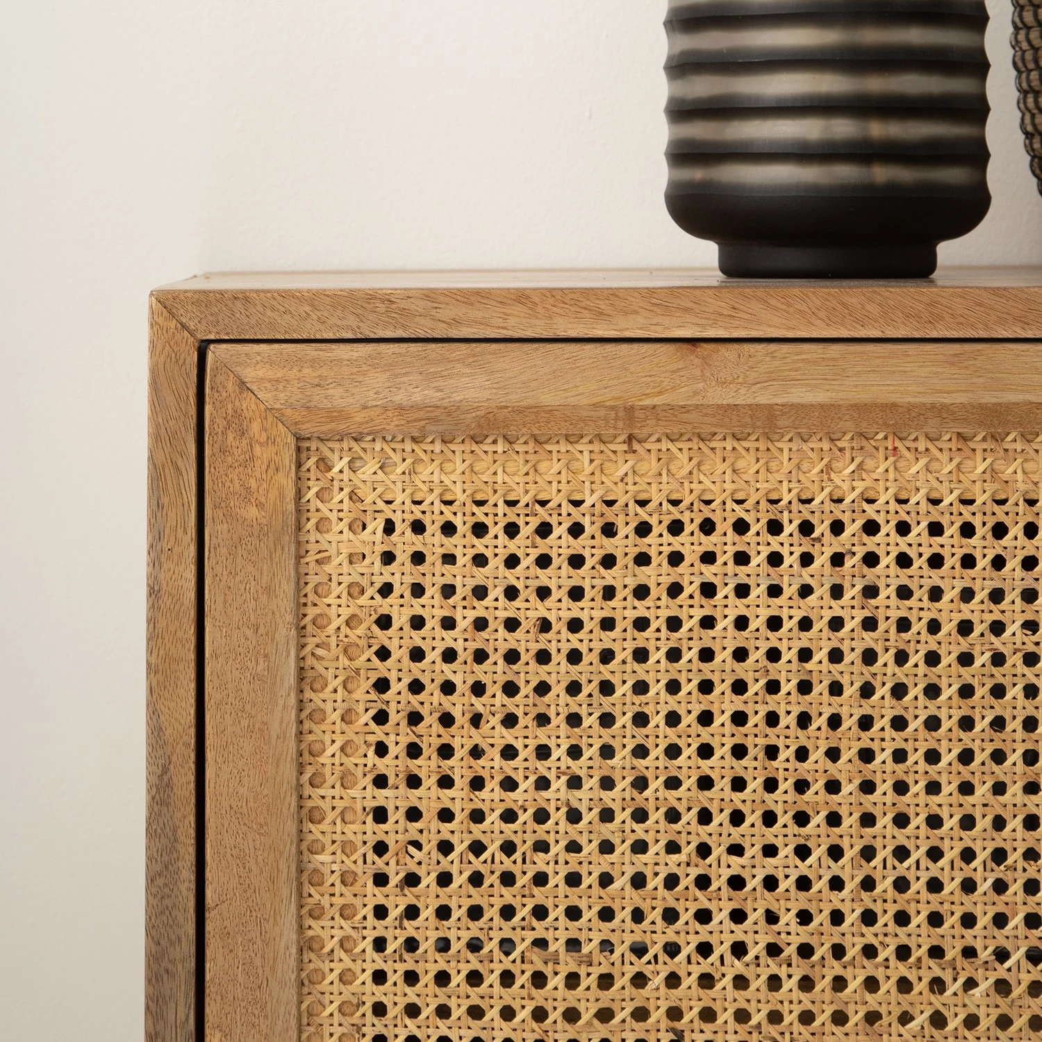 Ars manufacti Sideboard Vina I - Mango massiv / Wiener Geflecht - Mango / Schwarz – Bild 9