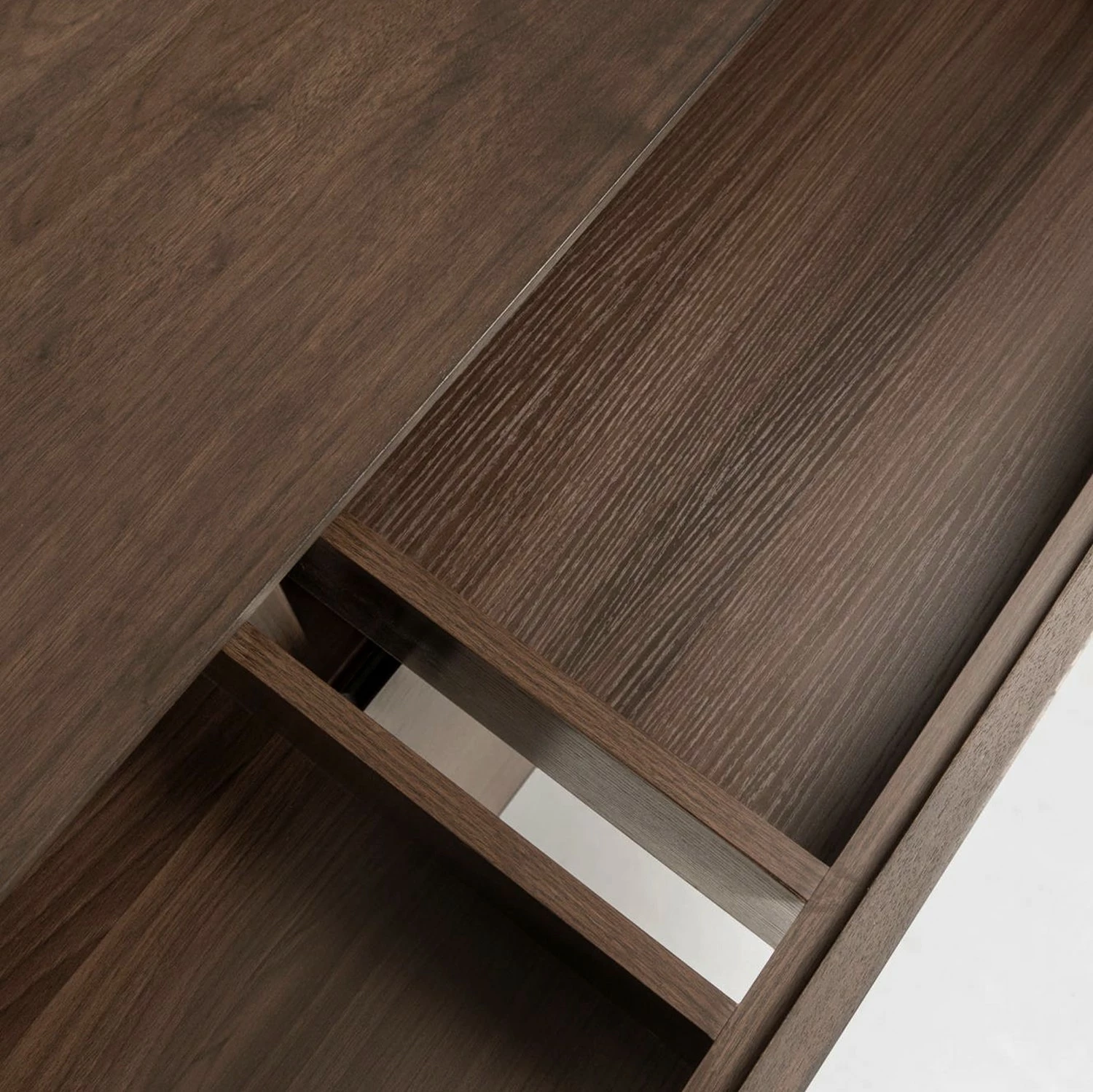 Red Living Sideboard Kluuvi - Echtholzfurnier - Walnuss / Schwarz – Bild 7