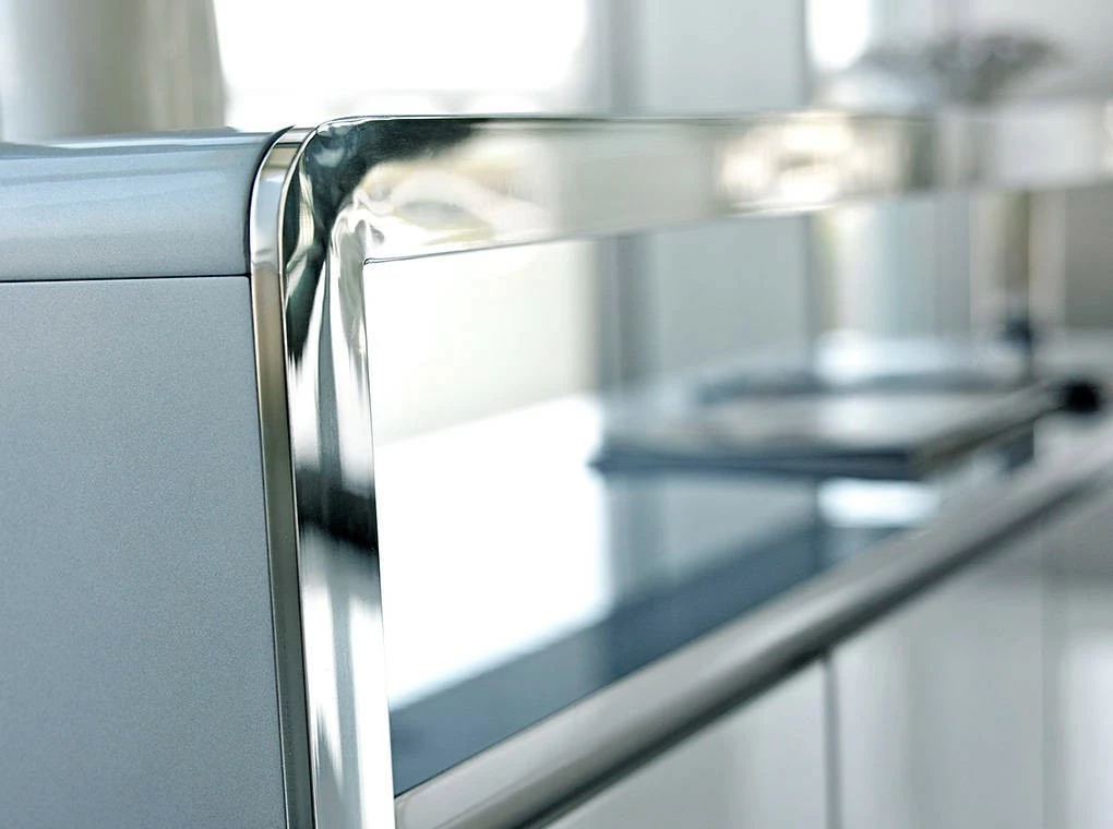 ANGEL CERDA Weißes Sideboard mit Stahlstruktur – Bild 7