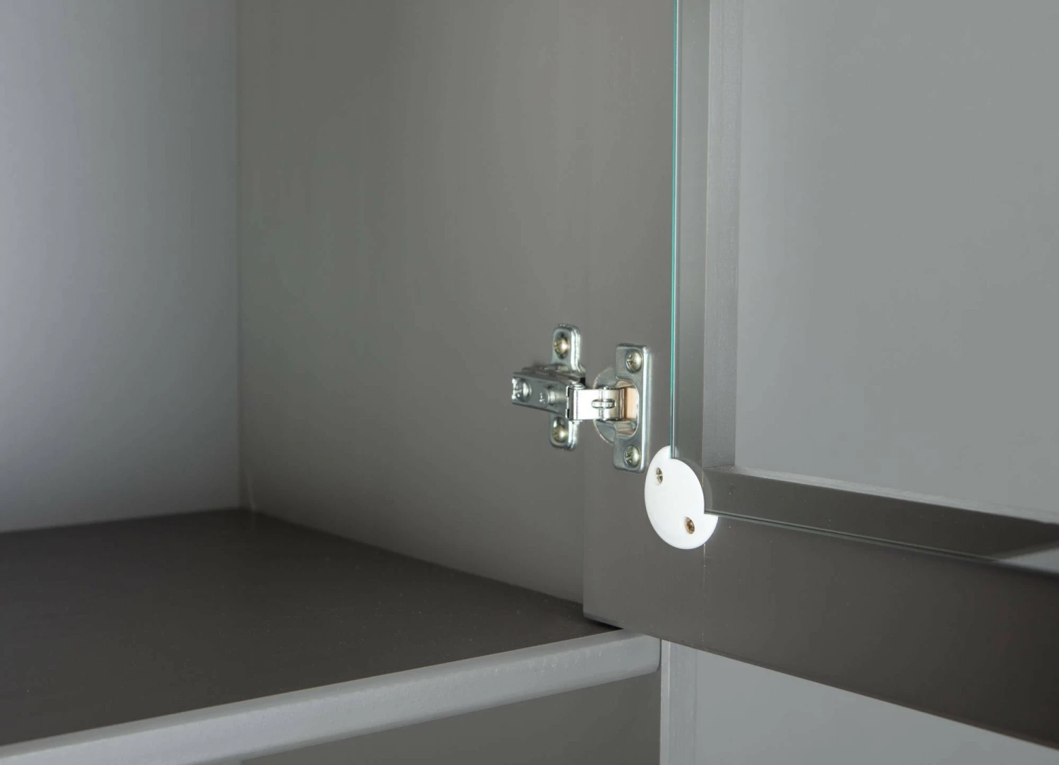 Dmora Sideboard mit 3 geschlossenen Türen – Bild 5